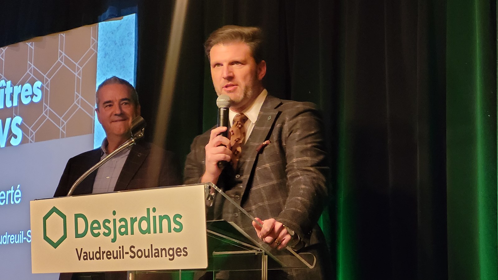 Se retrouver avec distinction: Desjardins renoue avec sa soirée d'huîtres