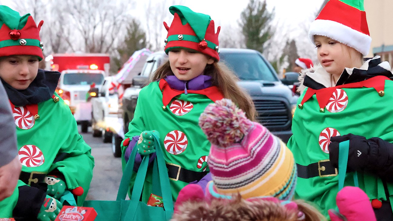 Retour en images: un succès pour le Défilé de Noël et des pompiers de Saint-Clet