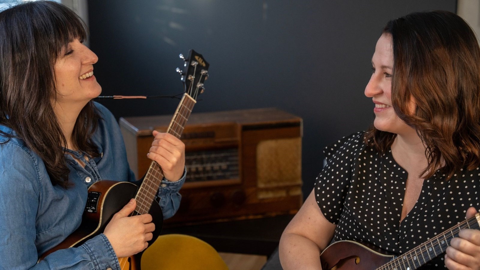19 mai 2022 : Une artiste de musique folk qui partage sa passion avec ses élèves du primaire 
