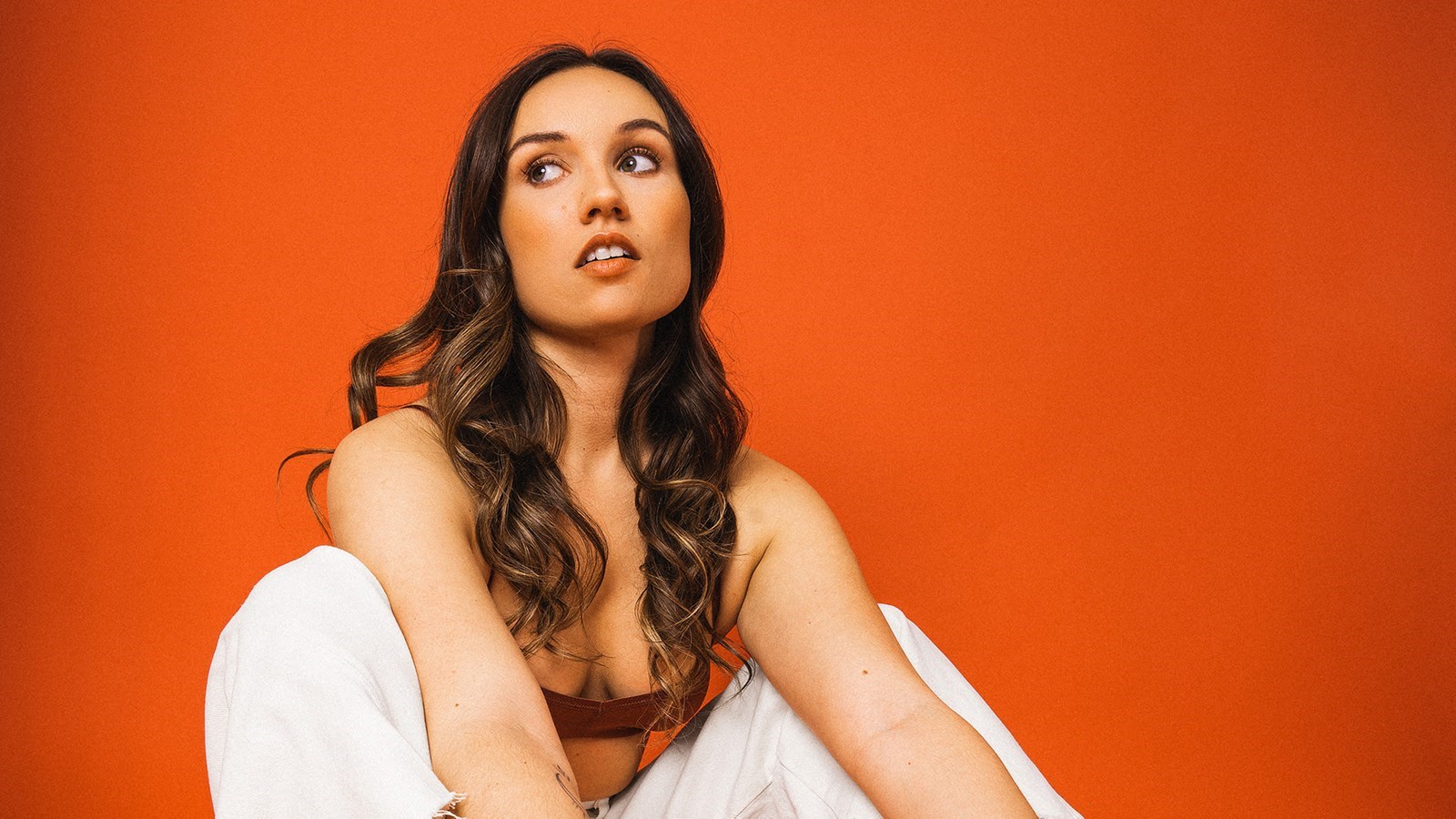 30 mai 2022 : Meghan Oak sort un extrait de sa nouvelle chanson Péché Mortel