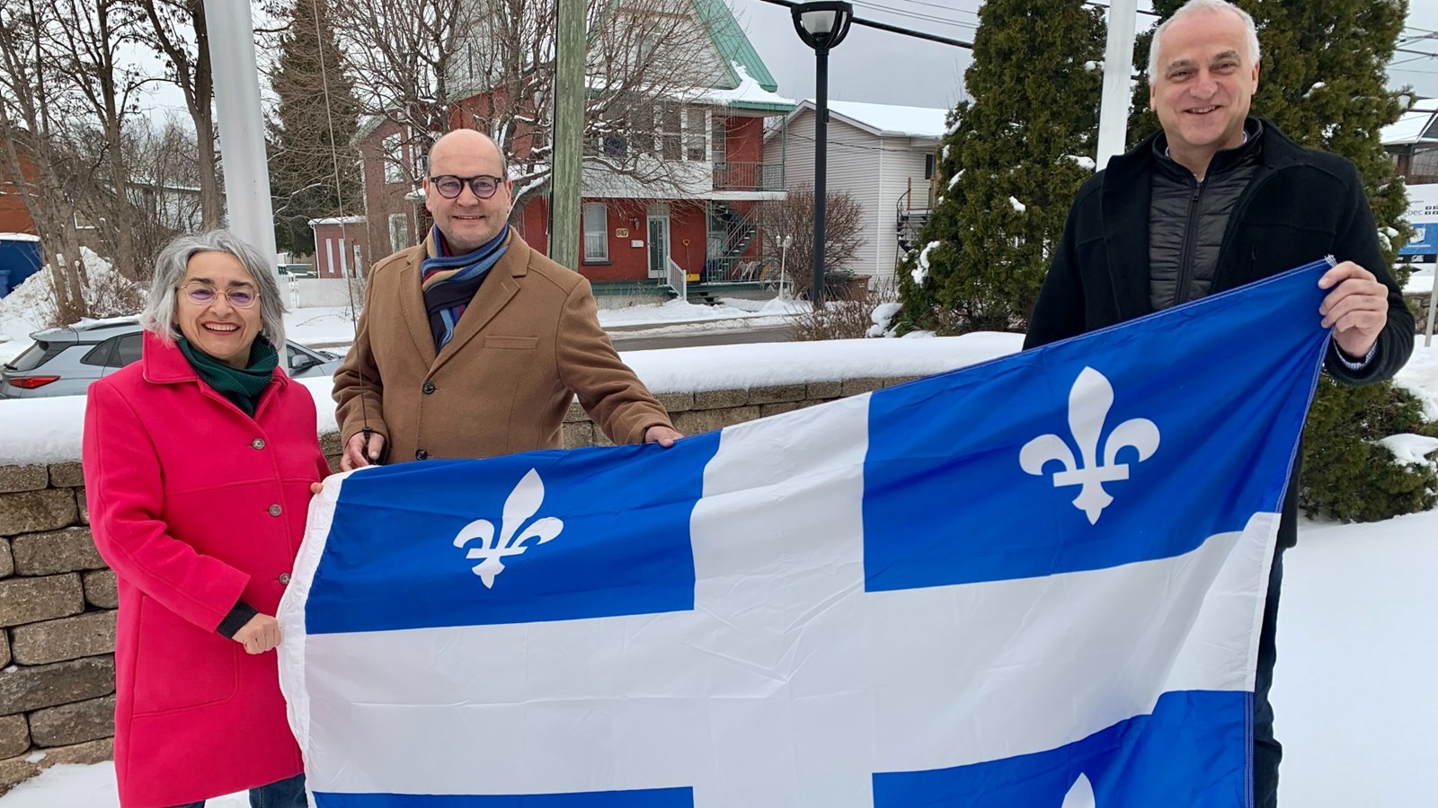 Claude DeBellefeuille célèbre le Jour du Drapeau