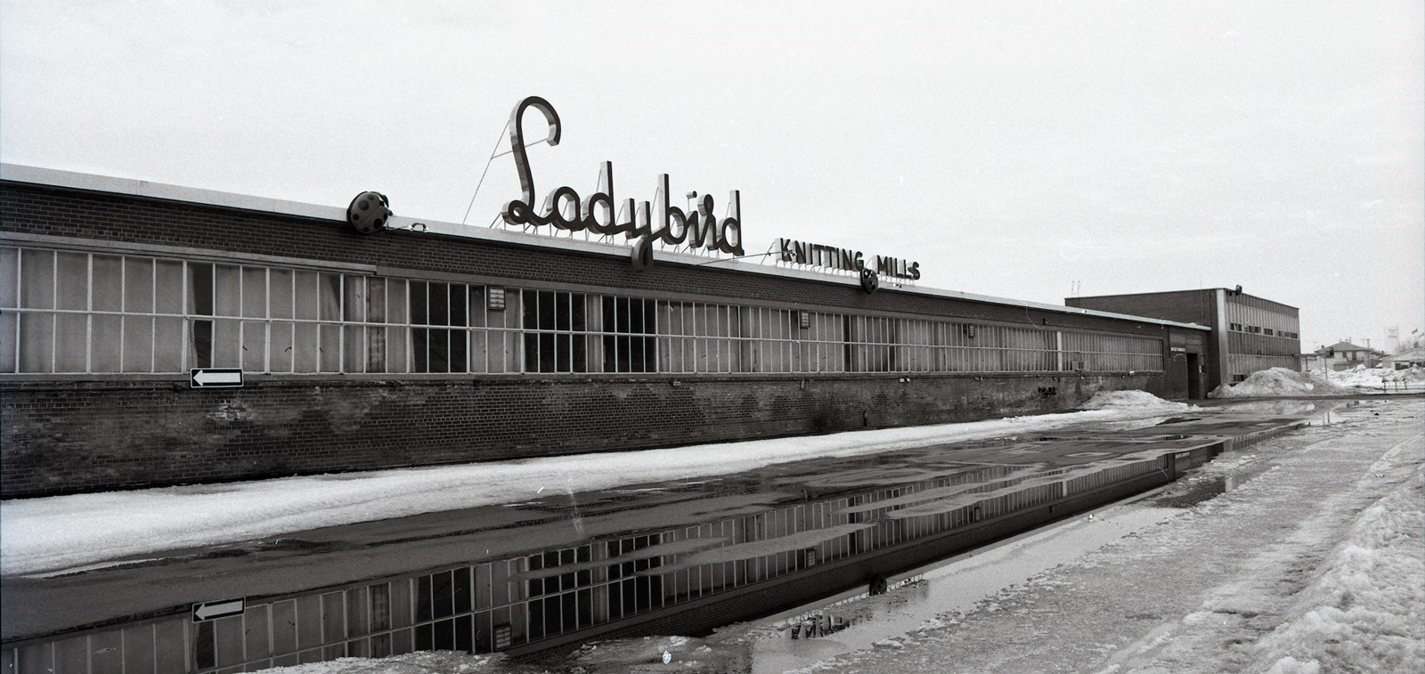 Ladybird Knitting Mills : une industrie du textile à Dorion