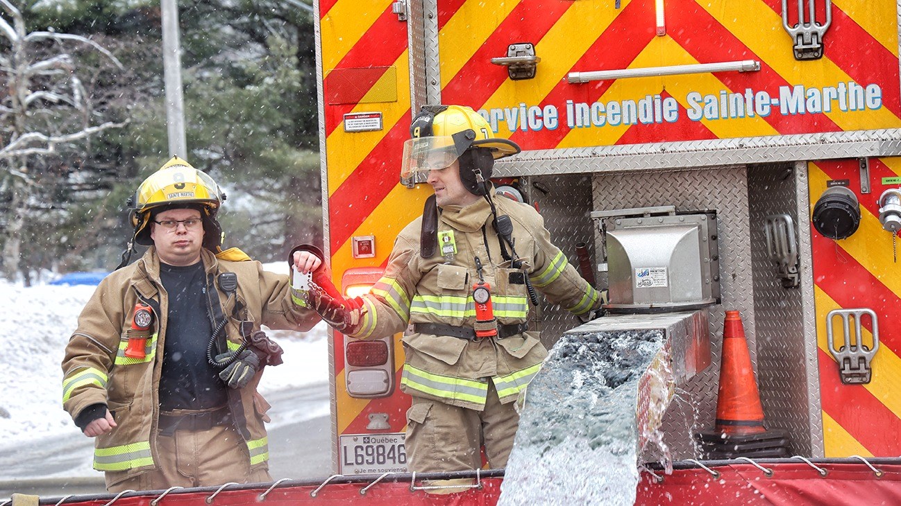 Une résidence est la proie des flammes à Vaudreuil-Dorion