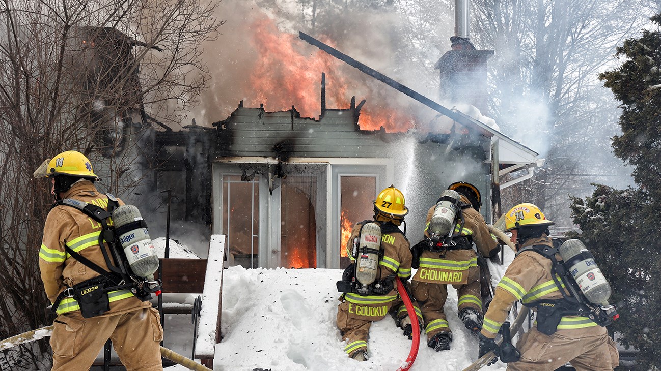 Une résidence est la proie des flammes à Vaudreuil-Dorion