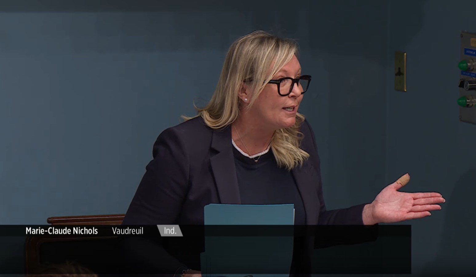 Marie-Claude Nichols réclame des voies réservées au transport en commun
