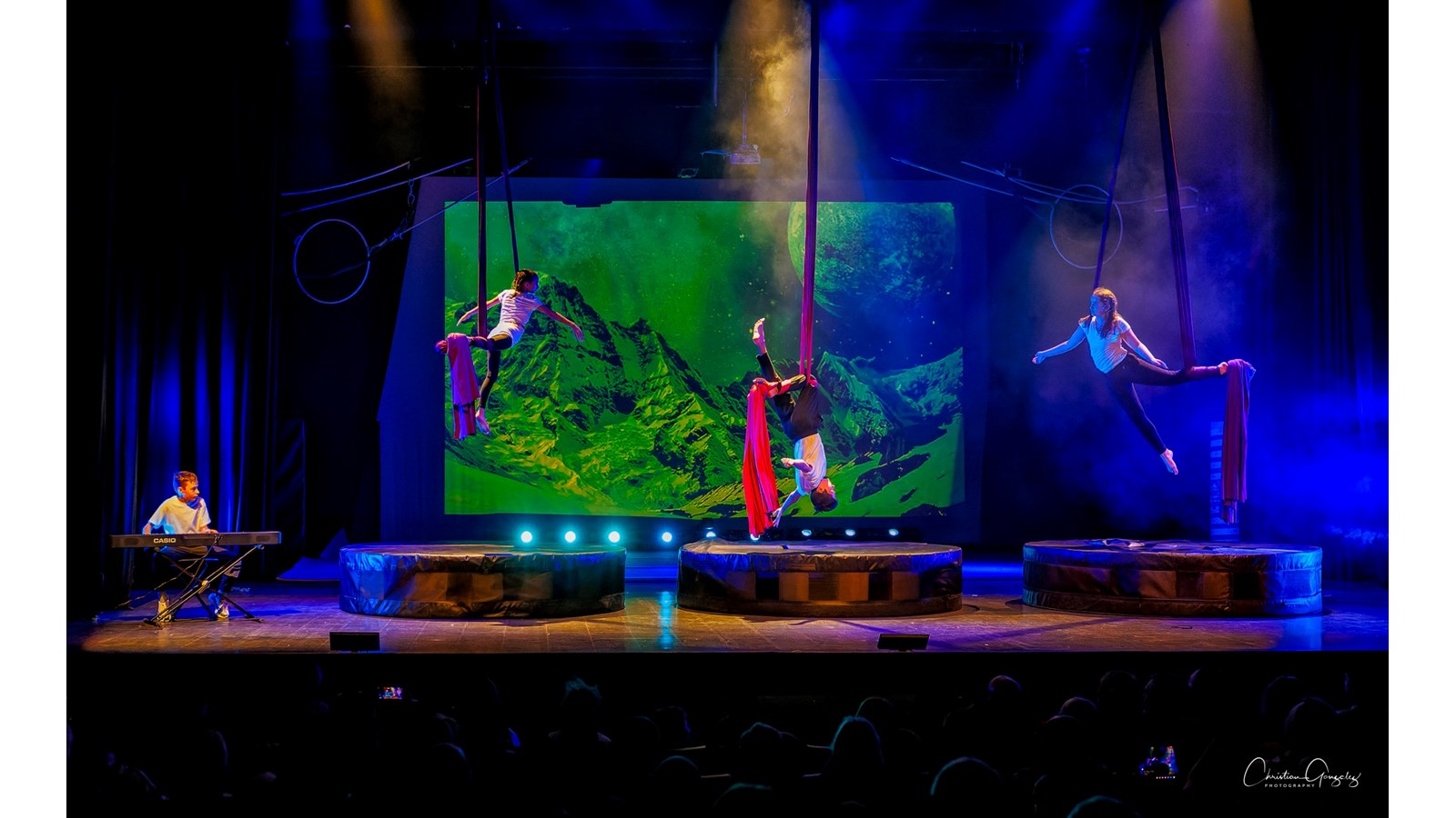 Un spectacle de cirque spatial pour les élèves de l'école Brind'Amour