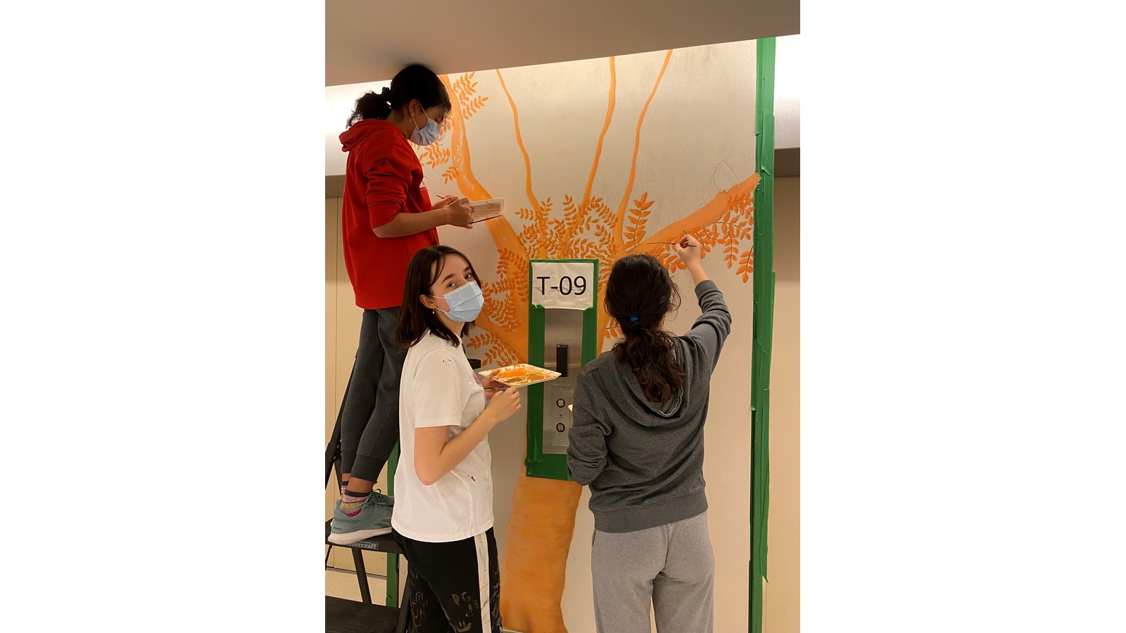 Les murales «Arbres de vie» sont créées à l'hôpital Sainte-Anne