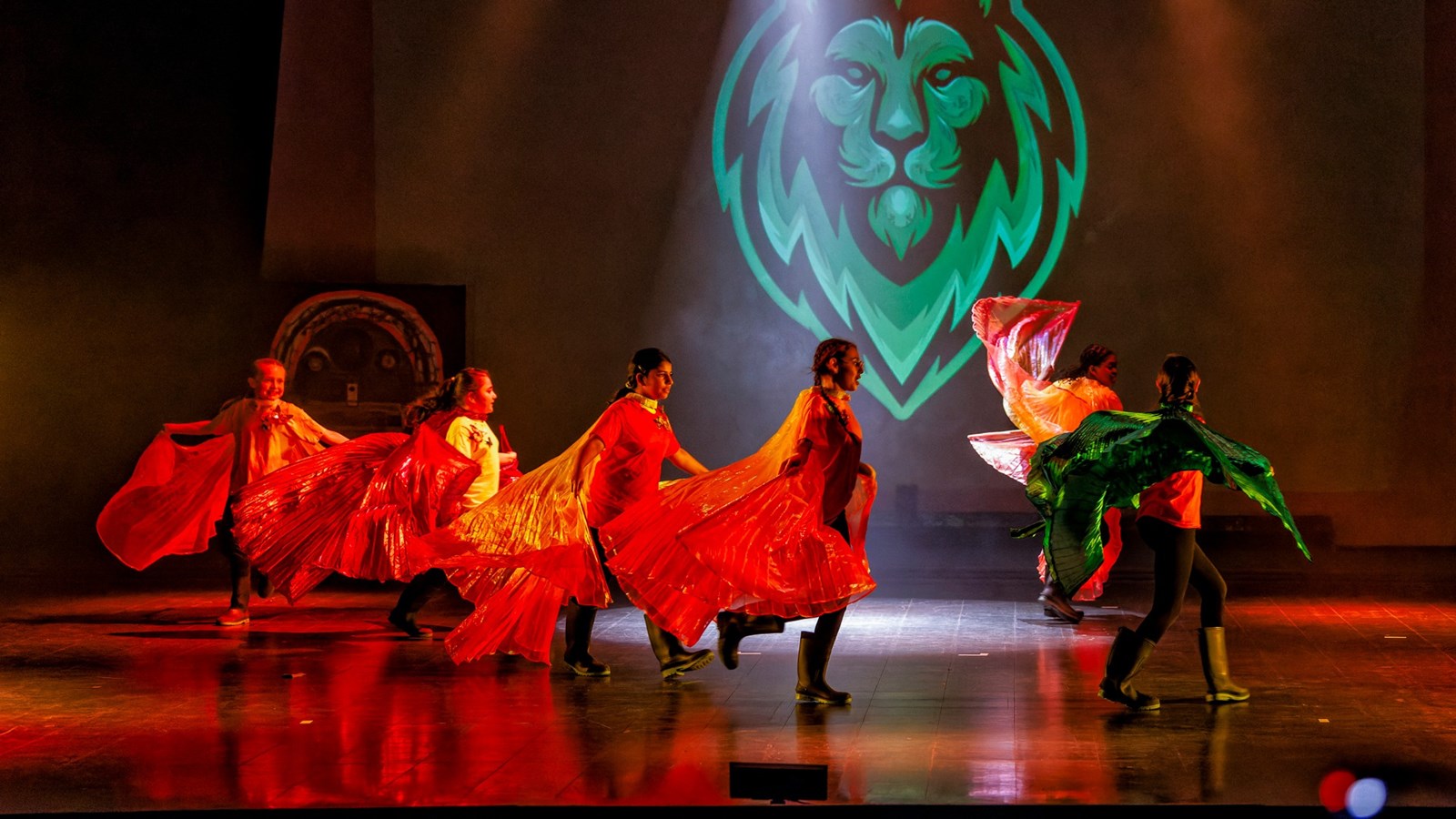 Retour en images sur le spectacle de cirque de l'école primaire Harwood