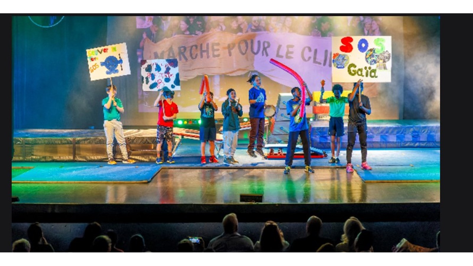 Festi-cirque: au tour des élèves de l'école Notre-Dame-de-Lorette de s'envoyer en l'air
