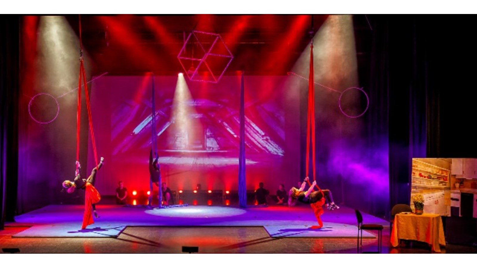 Festi-cirque: au tour des élèves de l'école Notre-Dame-de-Lorette de s'envoyer en l'air