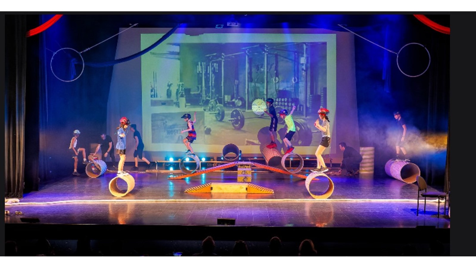 Festi-cirque: au tour des élèves de l'école Notre-Dame-de-Lorette de s'envoyer en l'air