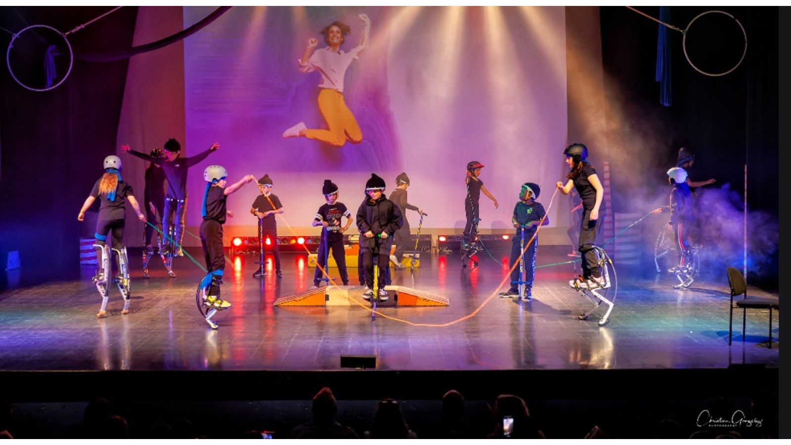 Festi-cirque: au tour des élèves de l'école Notre-Dame-de-Lorette de s'envoyer en l'air