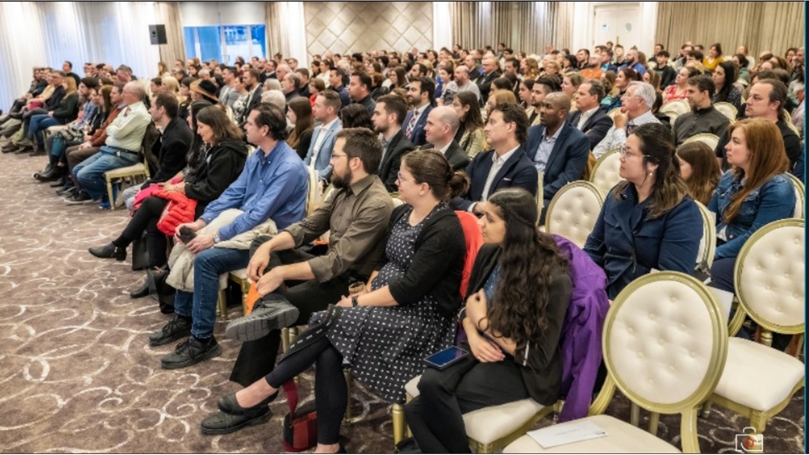 Retour en images sur la conférence de l'ingénieure de la NASA Farah Alibay