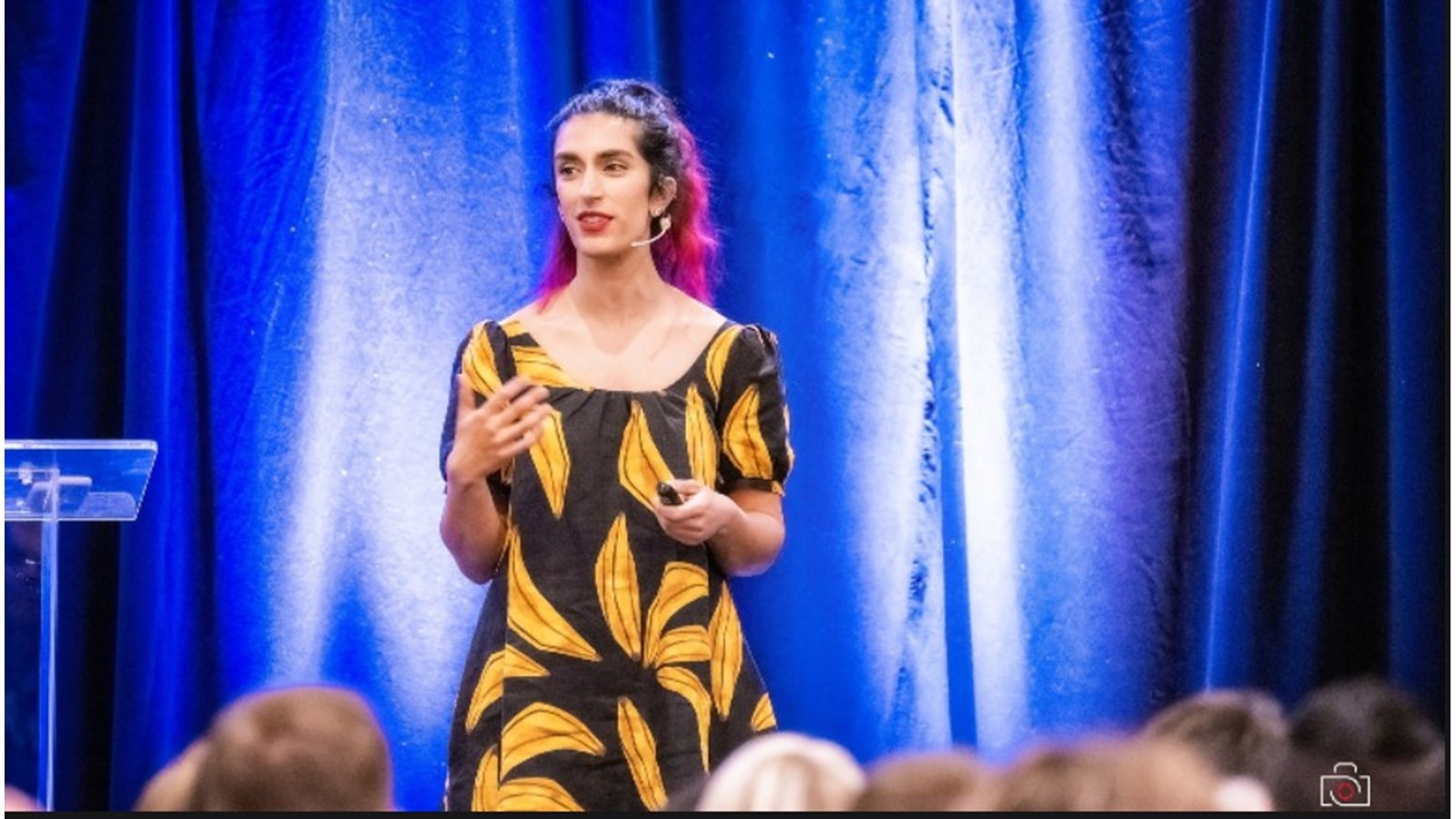 Retour en images sur la conférence de l'ingénieure de la NASA Farah Alibay