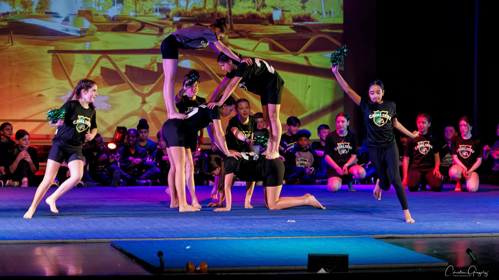 Festi-Cirque: un spectacle rythmé pour les élèves de l'école primaire des Étriers
