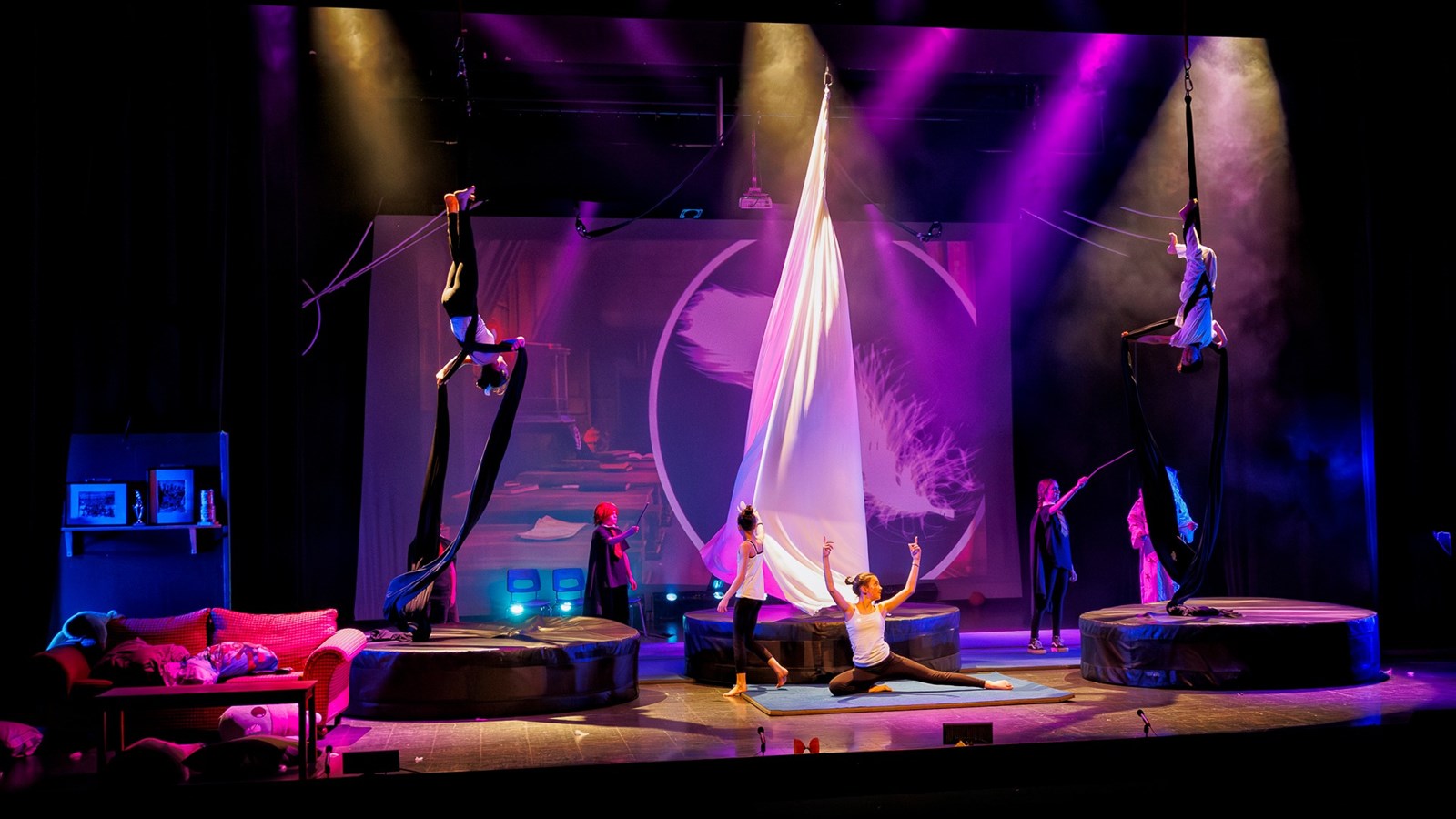Festi-Cirque: un spectacle rythmé pour les élèves de l'école primaire des Étriers