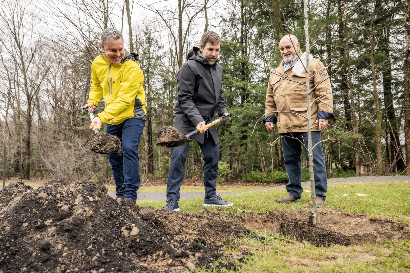 Steven Guilbeault annonce près de 500 000 $ pour reboiser Vaudreuil-Dorion