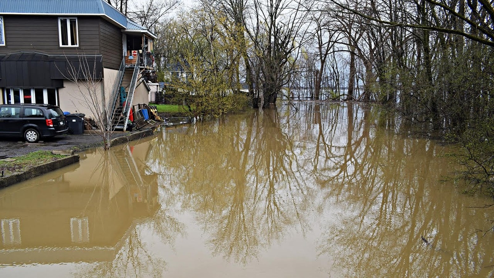 Crue des eaux : surveillance accrue sur le territoire de Vaudreuil-Dorion 