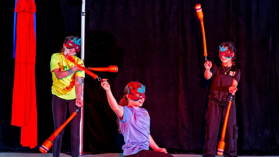 Festi-Cirque: trois représentations hautes en couleurs pour l'école Virginie-Roy