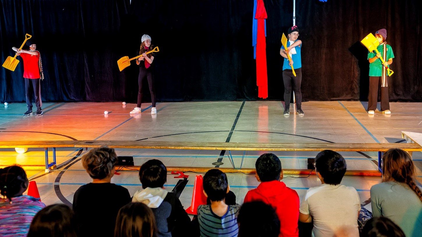 Festi-Cirque: trois représentations hautes en couleurs pour l'école Virginie-Roy