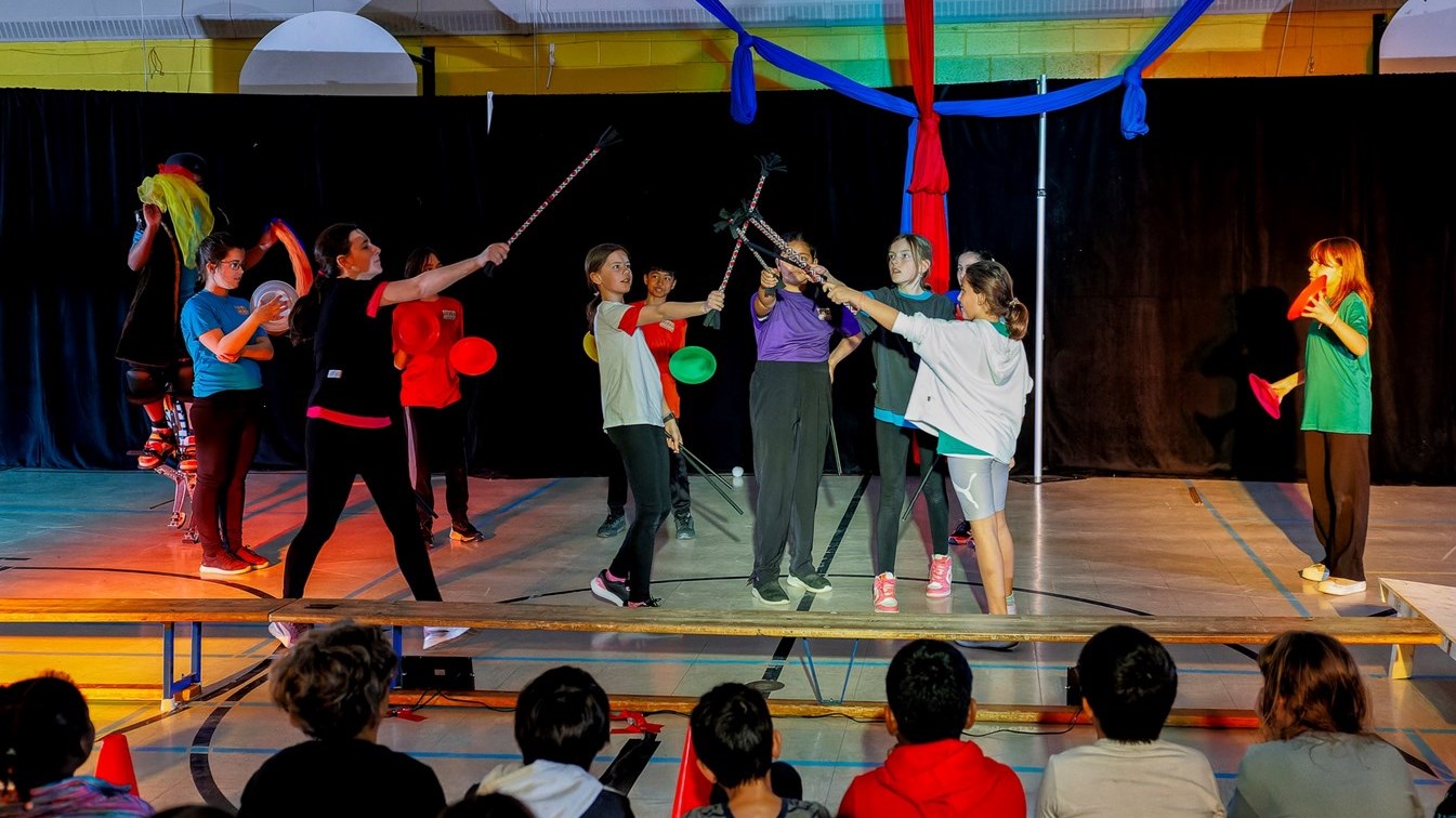 Festi-Cirque: trois représentations hautes en couleurs pour l'école Virginie-Roy