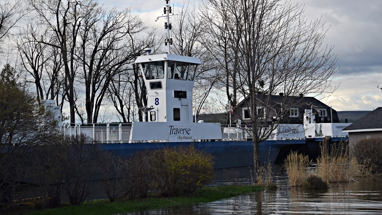 Hudson-Oka Ferry doing prep work before resuming service