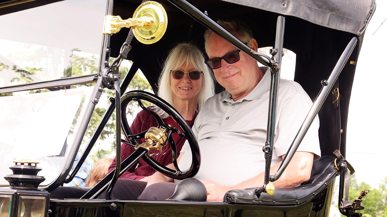 Antique car show in Pincourt draws large crowd