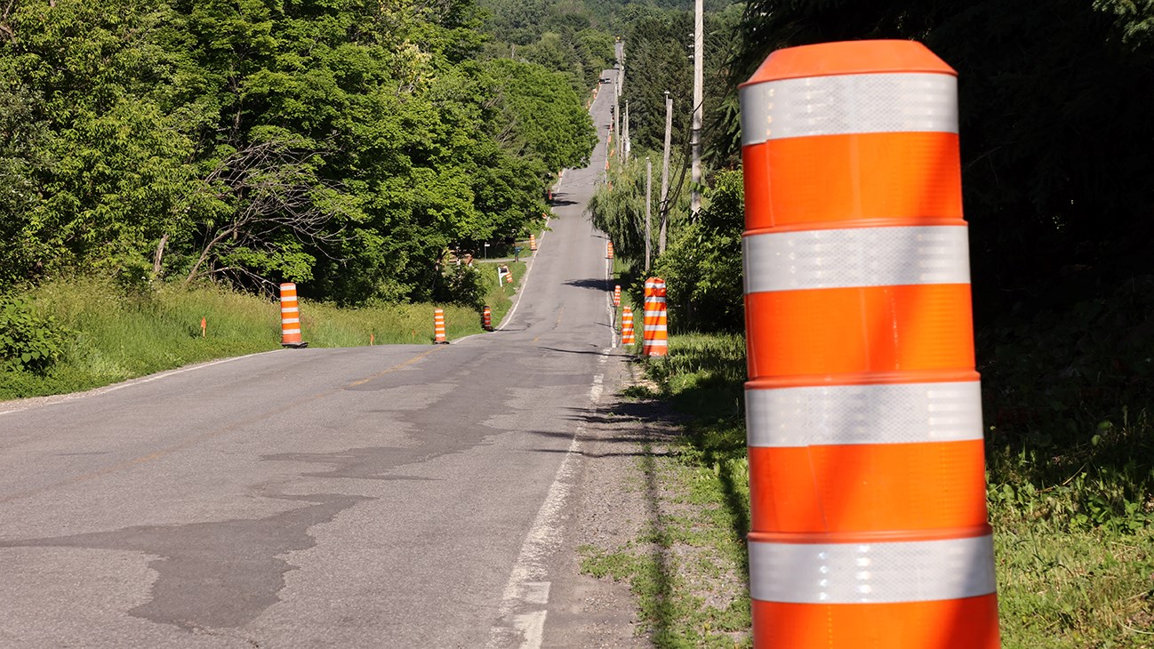 Début des travaux d'asphaltage à Sainte-Marthe