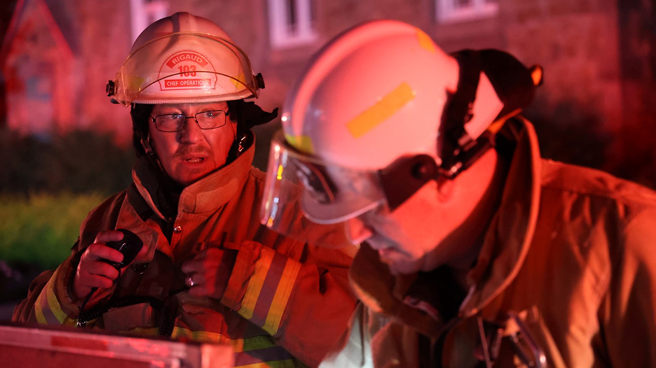 Impressive fire downtown Rigaud 