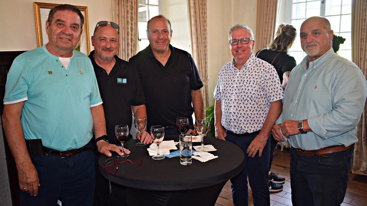 District 7 Councillor Paul Normand (left), District 1 Councillor Luc Marsan, District 2 Councillor François Séguin, District 8 Councillor Paul Normand and Mayor Guy Pilon at the official launch of the Mon circuit d'Art initiative that features nearly 60 works of art prominently displayed in public spaces throughout Vaudreuil-Dorion.