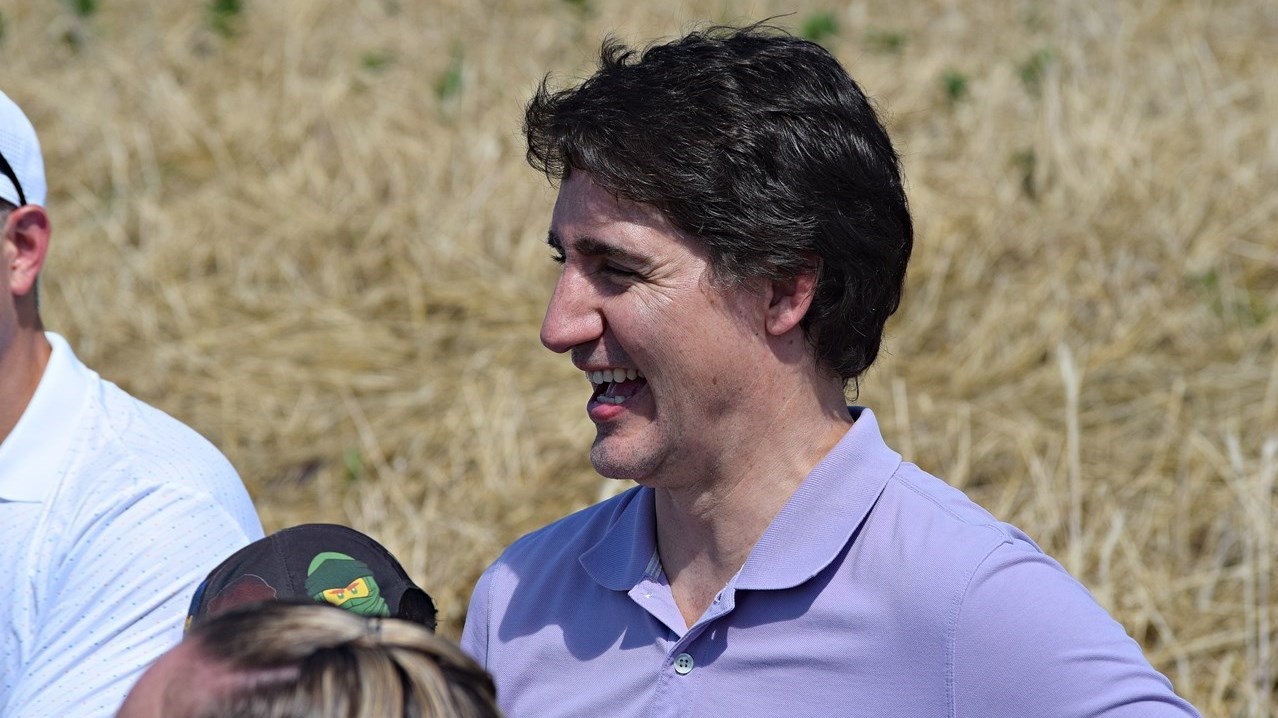 Prime Minister Trudeau enjoys outing to pick strawberries

