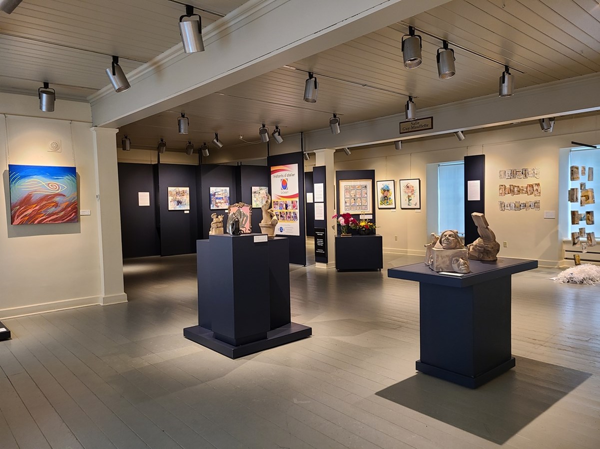 The Musée régional de Vaudreuil-Soulanges presents the Le Cercle 9 collective