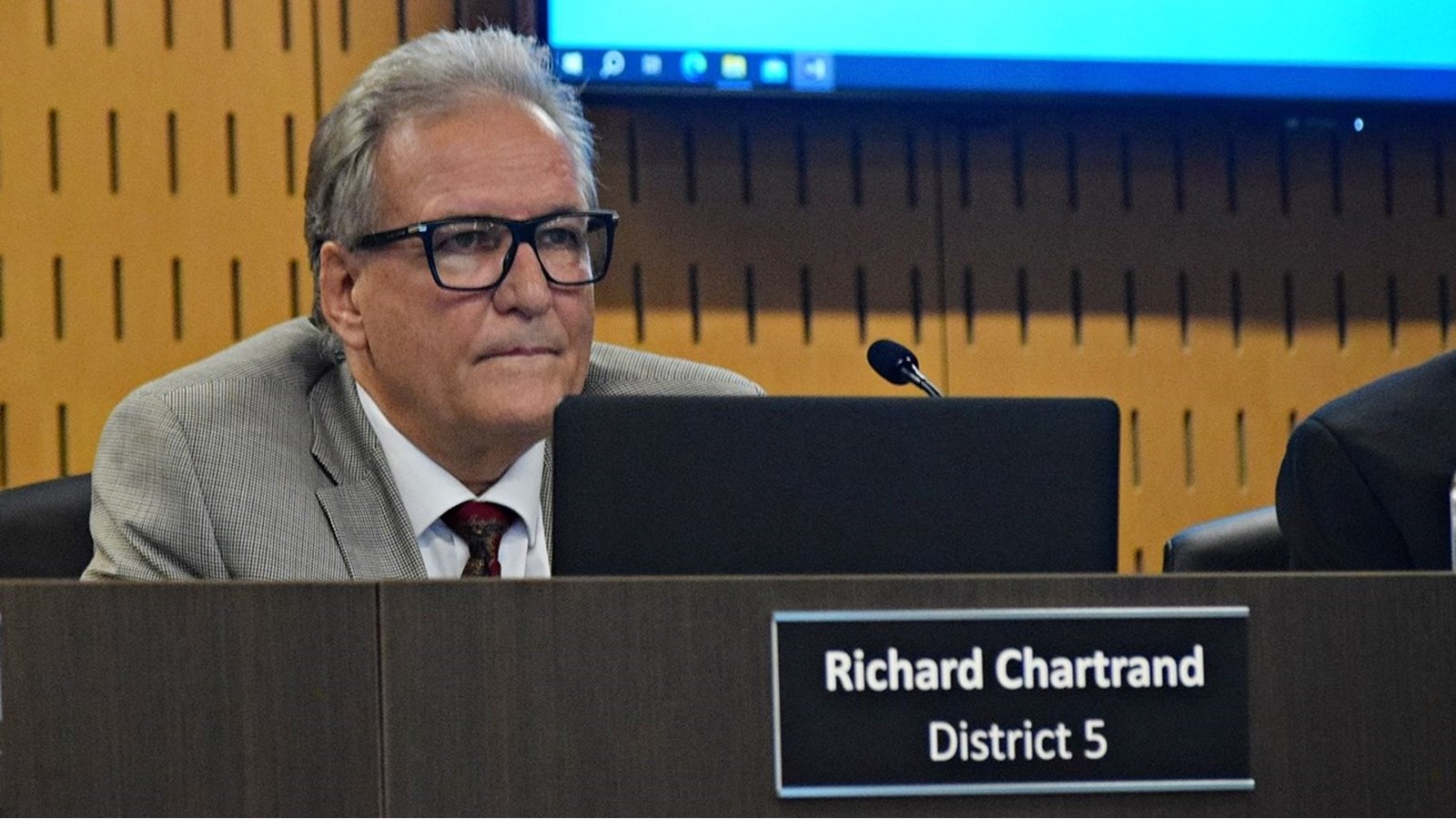 Le conseiller municipal Richard Chartrand a été visé lors de la période de questions de la réunion de juillet