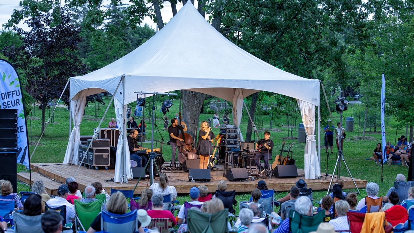A look back at Luce Dufault's concert in Vaudreuil-Dorion 