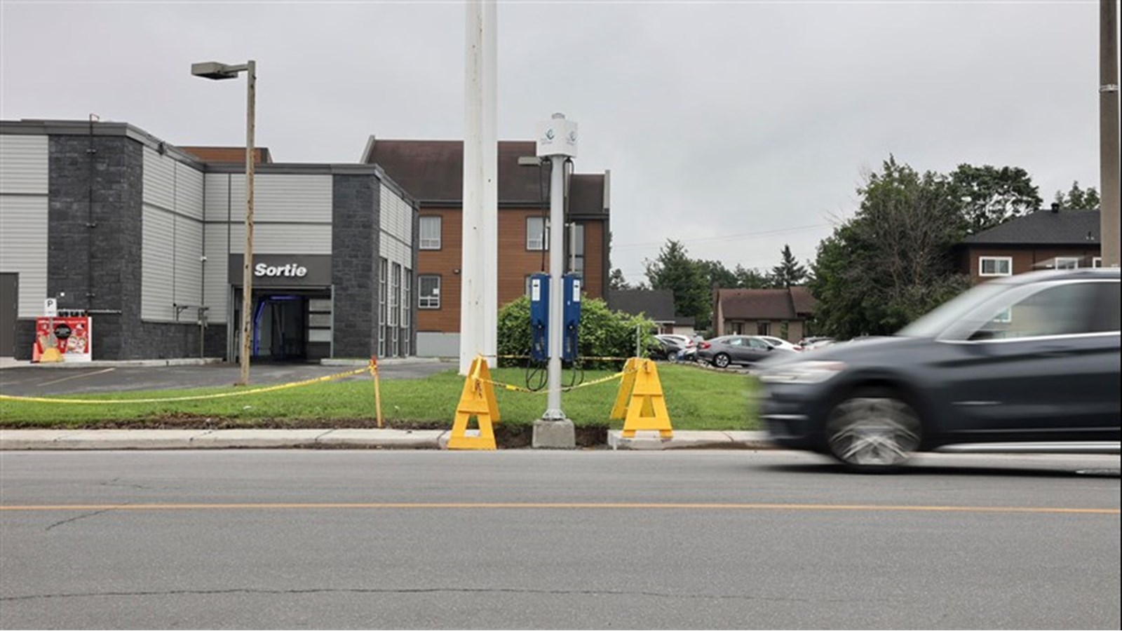 A new electric charging station in Vaudreuil-Dorion