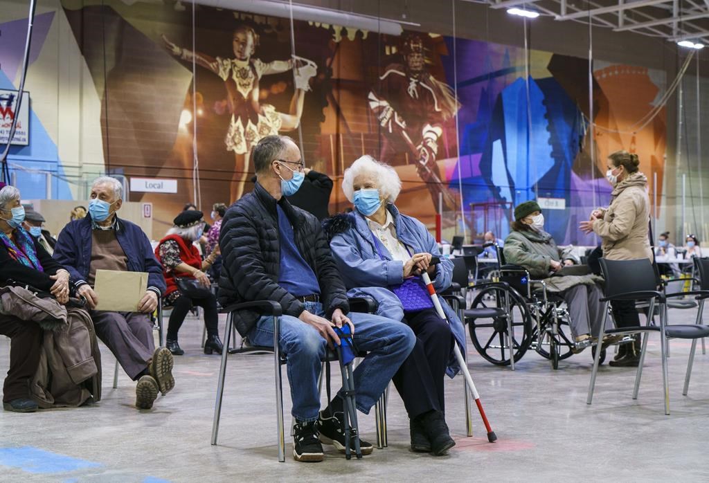 Santé Canada approuve le premier vaccin contre le VRS pour les aînés