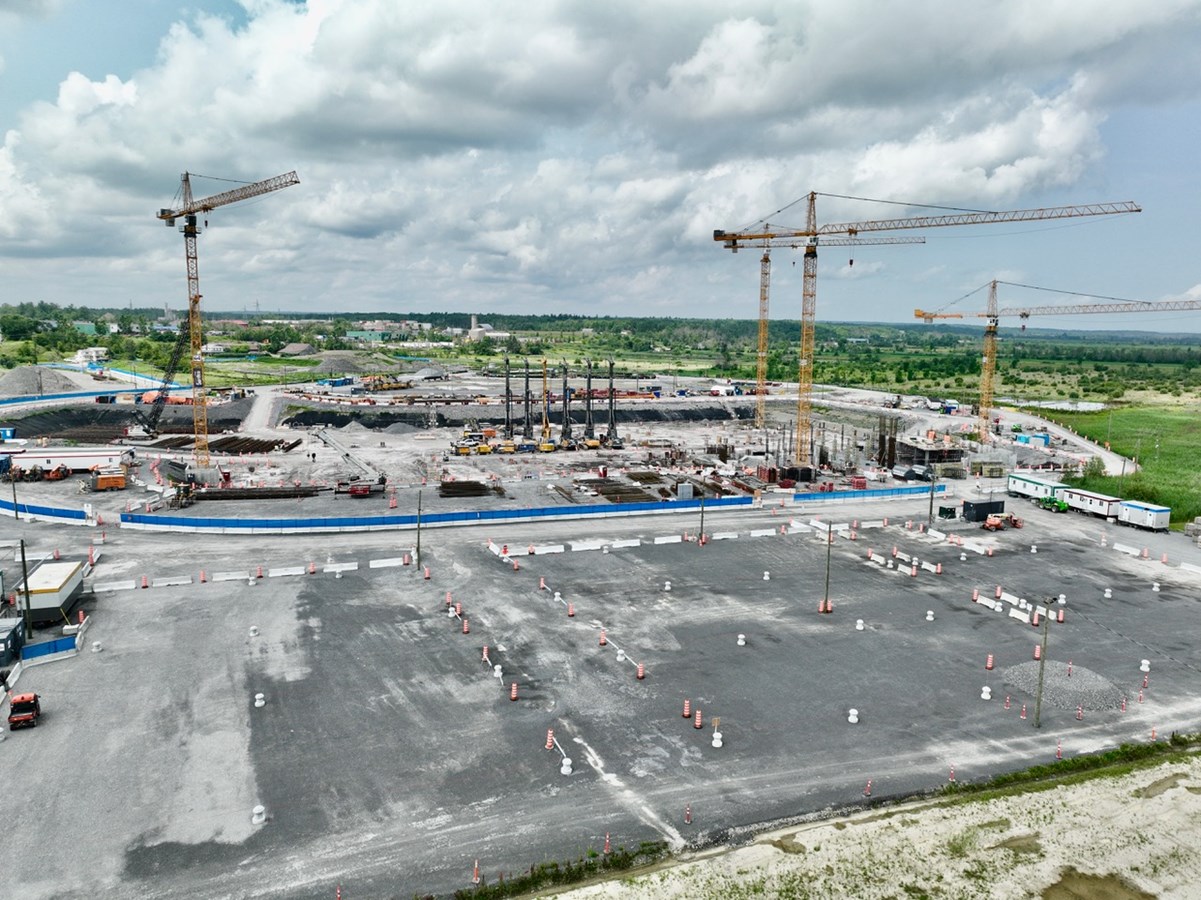 Retour des travailleurs sur le chantier de l'Hôpital de Vaudreuil-Soulanges