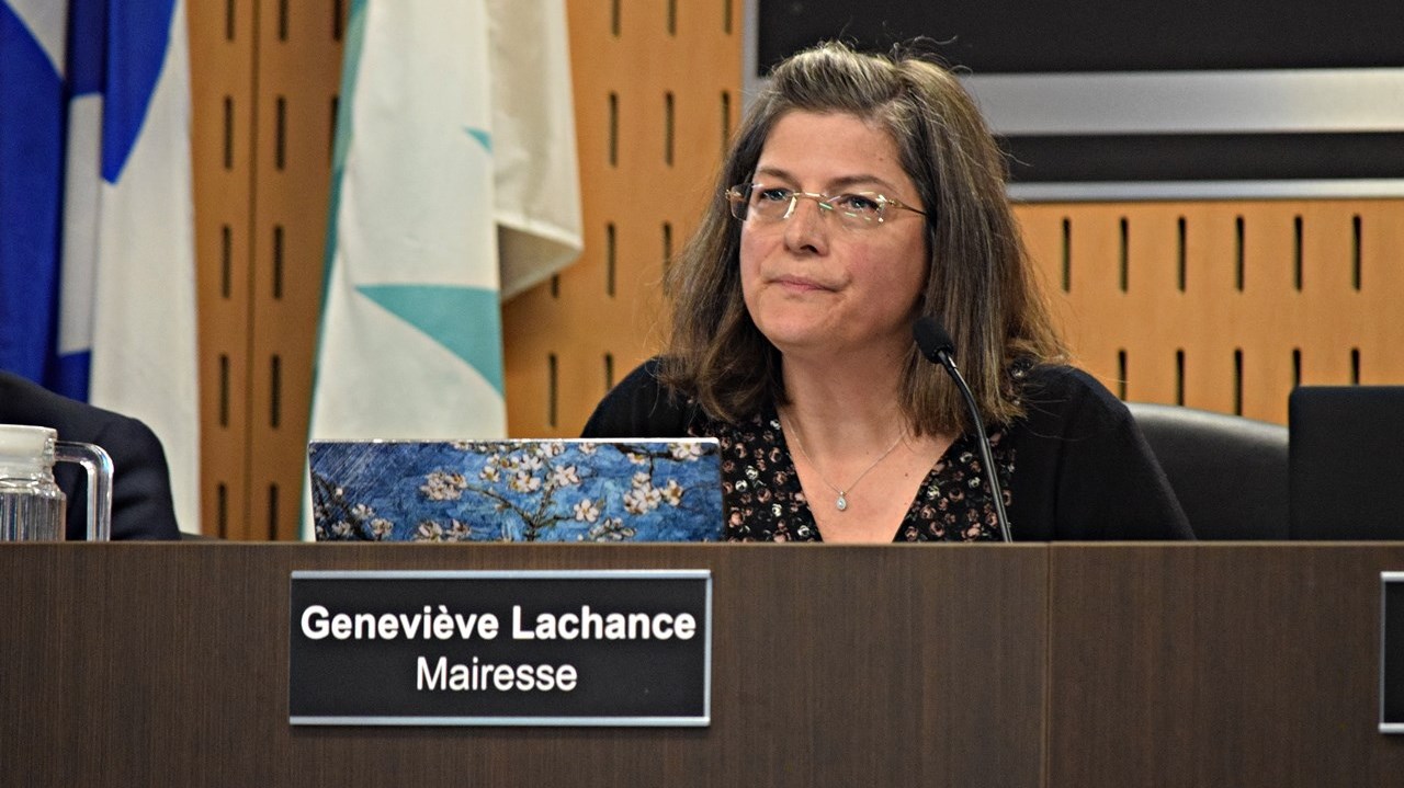 Mayor clarifies by-law regarding ditch maintenance
