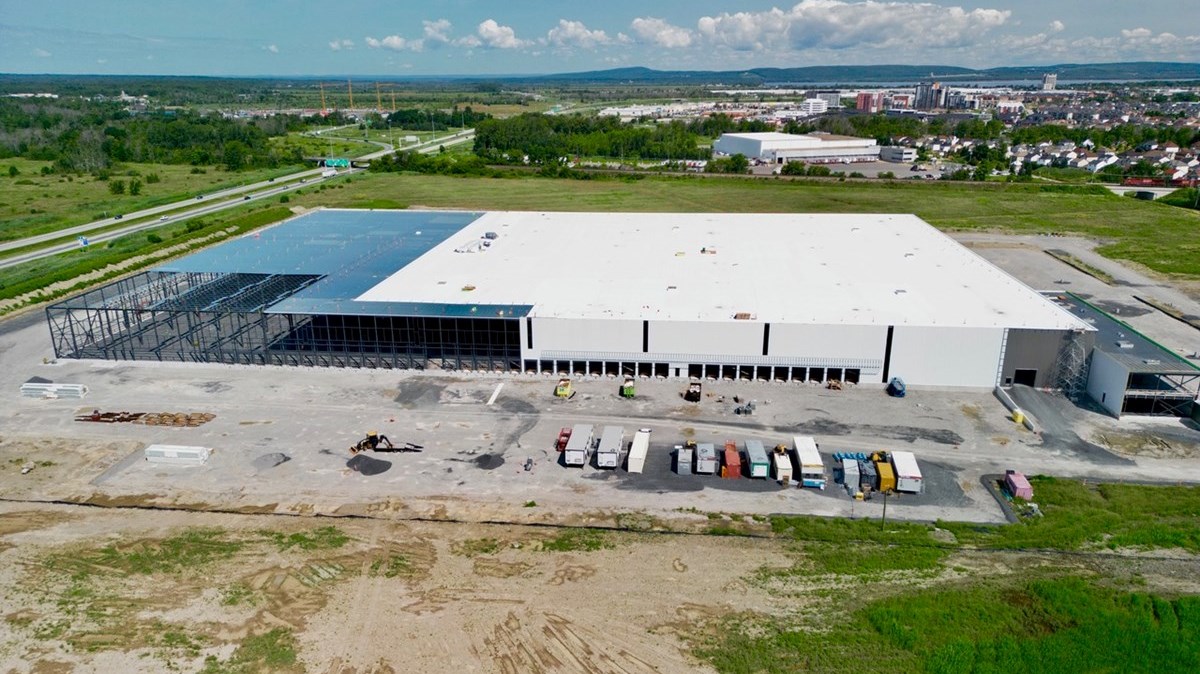 La construction du nouveau centre de distribution de Walmart à Vaudreuil-Dorion avance bien 