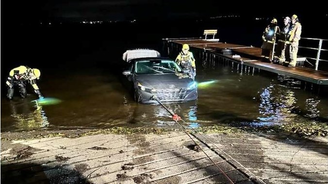 Pincourt firefighters take action at night in D'Ambrosio Park   