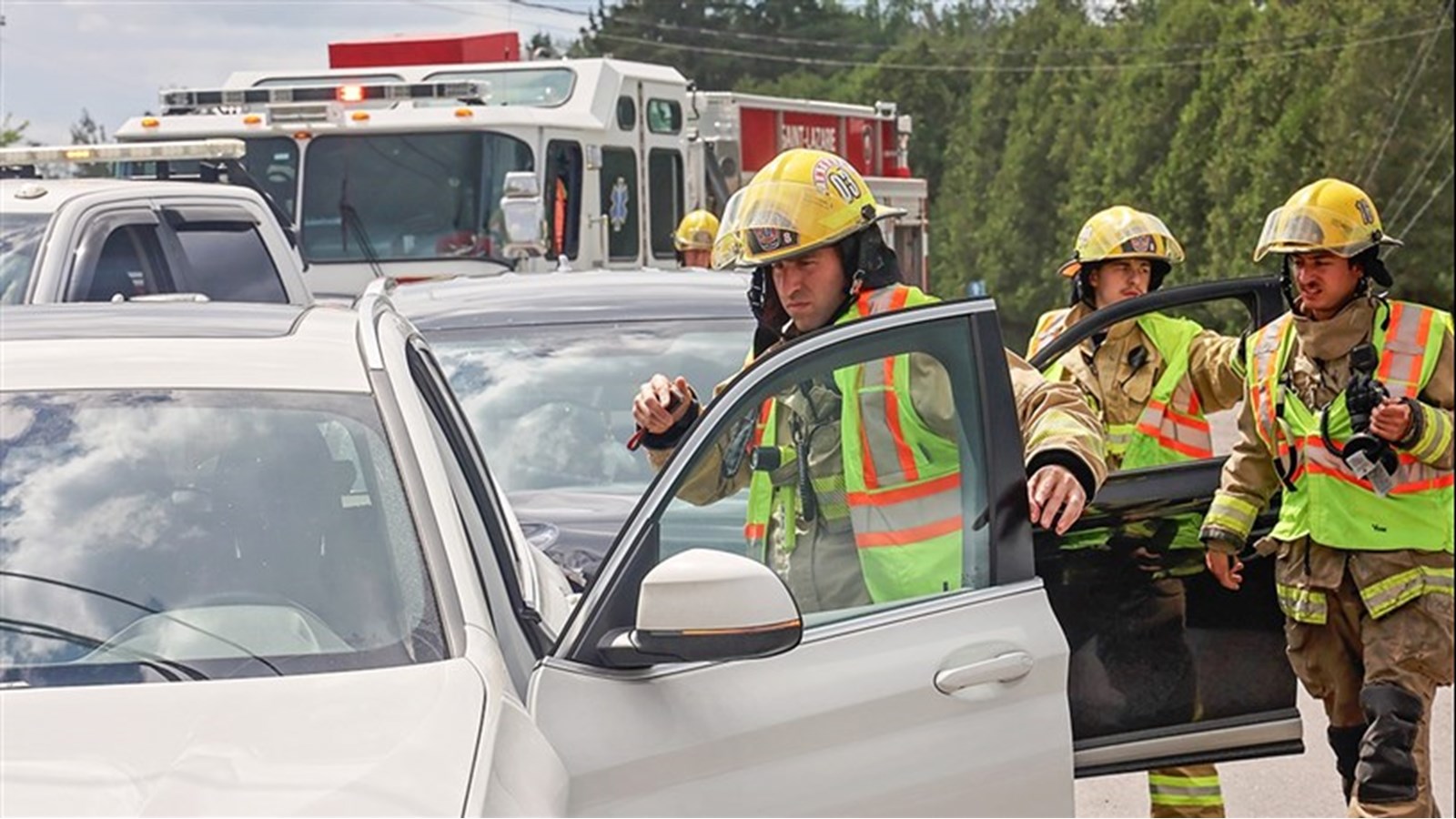 Collision at Cité-des-Jeunes/Montée Labossière intersection, Saint-Lazare