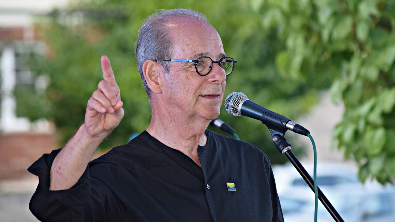 L'Île-Perrot Mayor Pierre Séguin announces the festivities that will be held at this year's VIP en Blues at Parc des Générations on September 16.