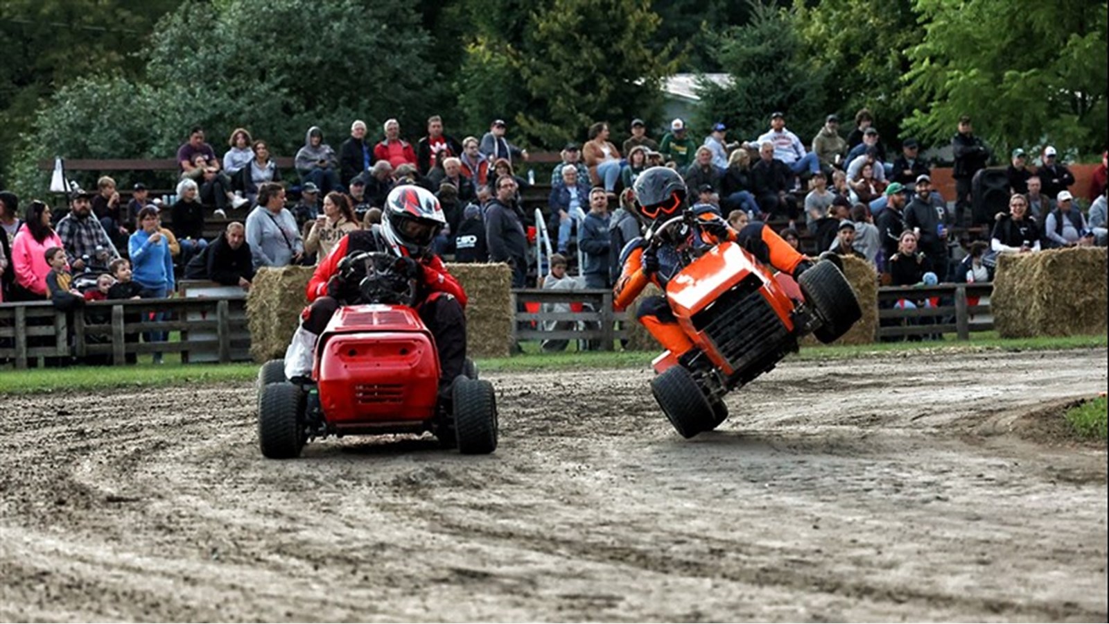 Retour en images sur la course de tracteurs de Sainte-Justine-de-Newton 