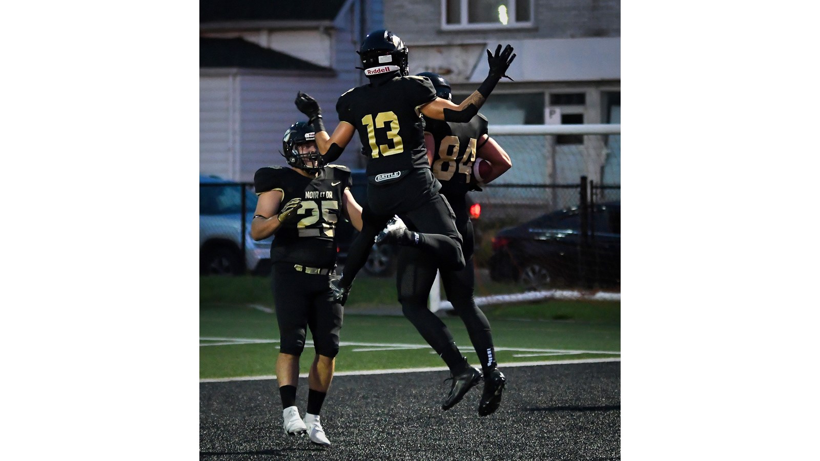Noir et Or football team meets Les Lynx at Cégep de Valleyfield