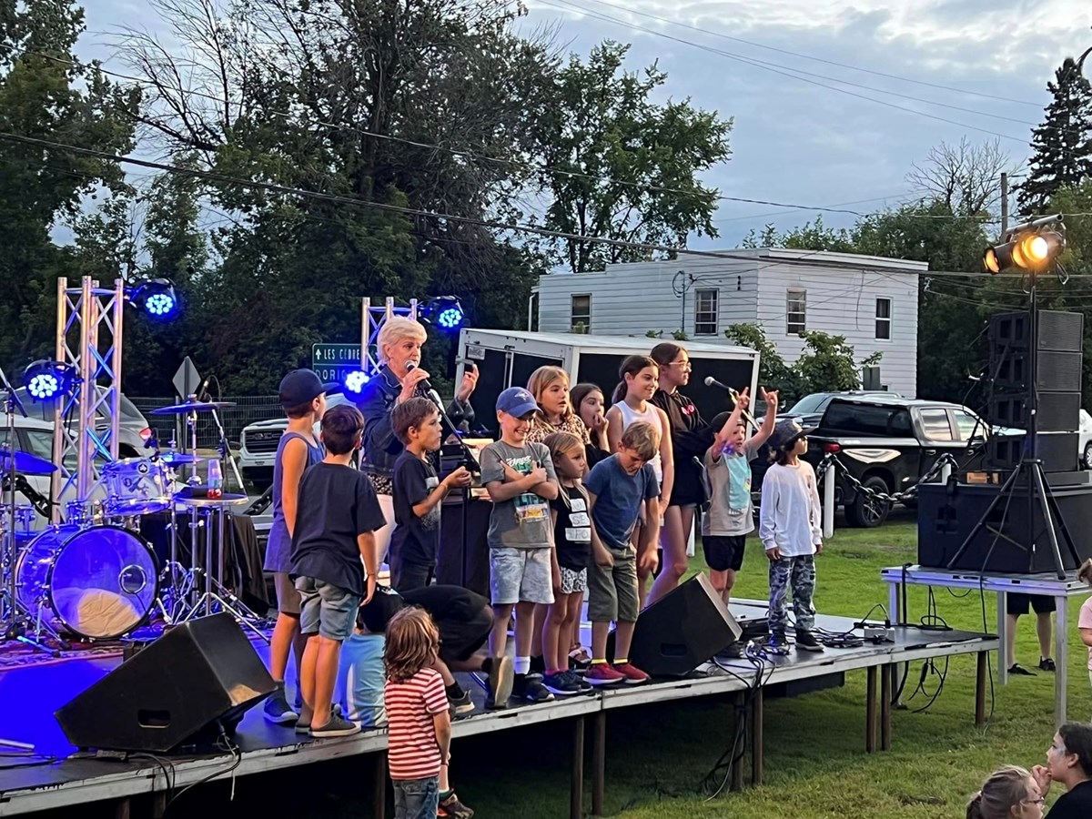 Youth Mural unveiled in Pointe-des-Cascades