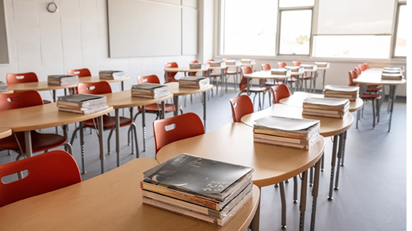Les Échos and des Navigateurs high school students return to school for the first time