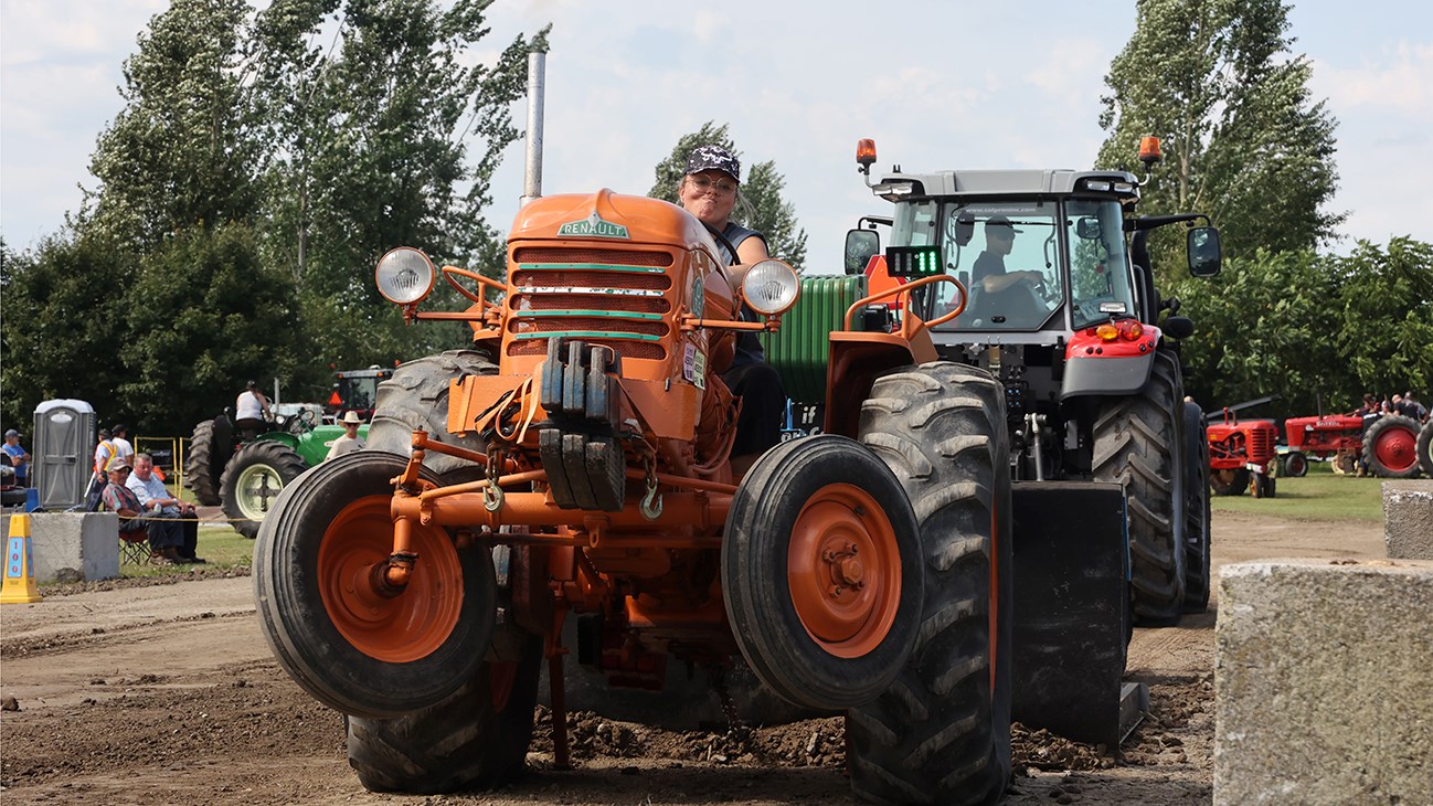 A great spirit of camaraderie at the 17th edition of Tires de tracteurs antiques   