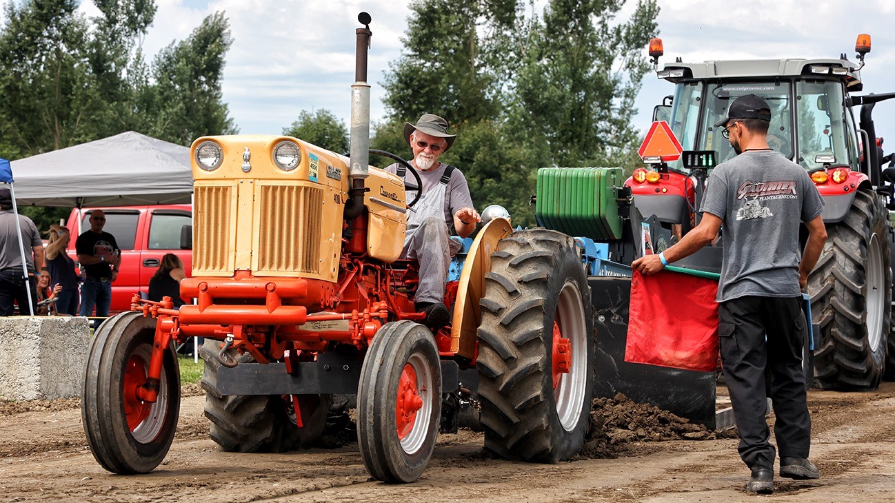 A great spirit of camaraderie at the 17th edition of Tires de tracteurs antiques   
