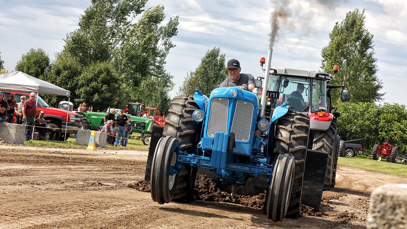 A great spirit of camaraderie at the 17th edition of Tires de tracteurs antiques   