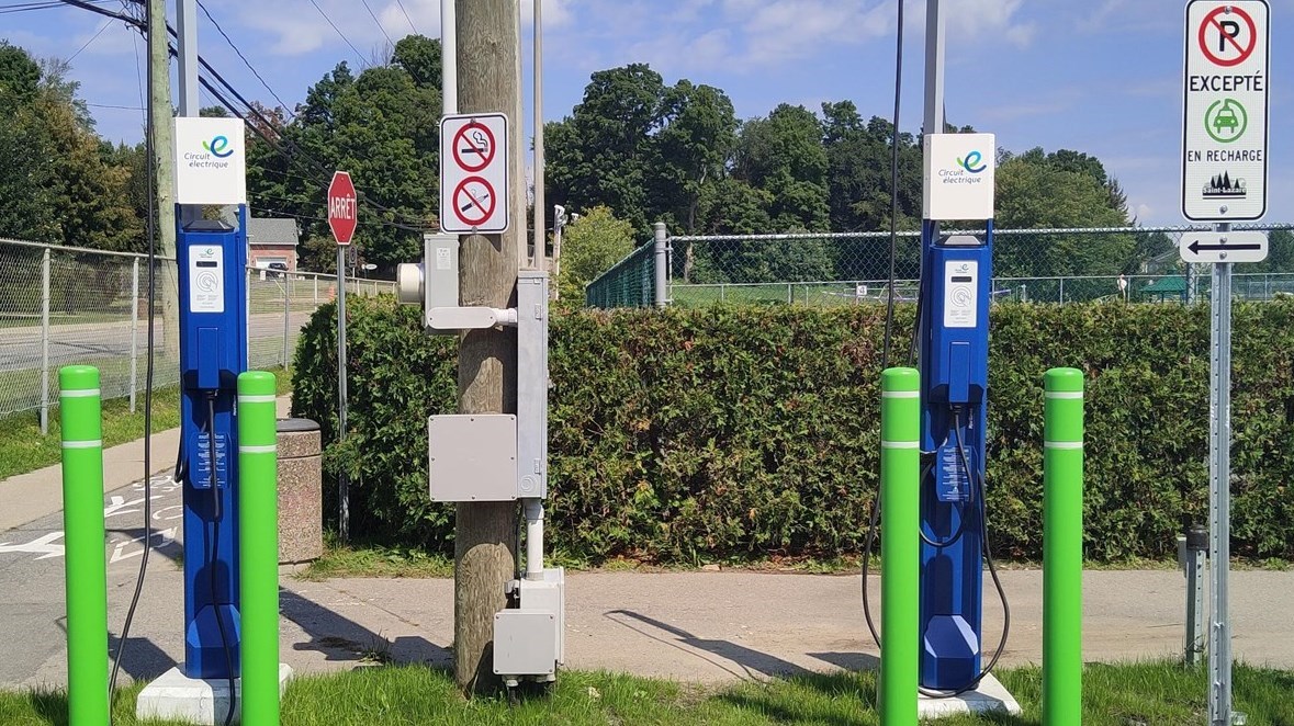 Quatre bornes de recharge électriques installées à Saint-Lazare